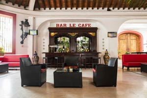 Le Cafe Lobby Bar